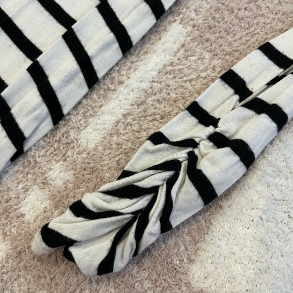 White and black tunic - Picture 2 of 5